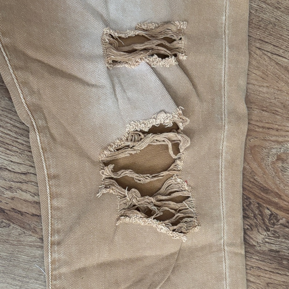 Vervet Distressed Tan Boyfriend Jeans- Size 31 - Picture 5 of 9